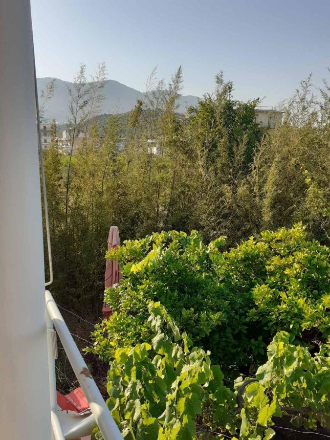 Gezos Apartment Himare Exterior photo
