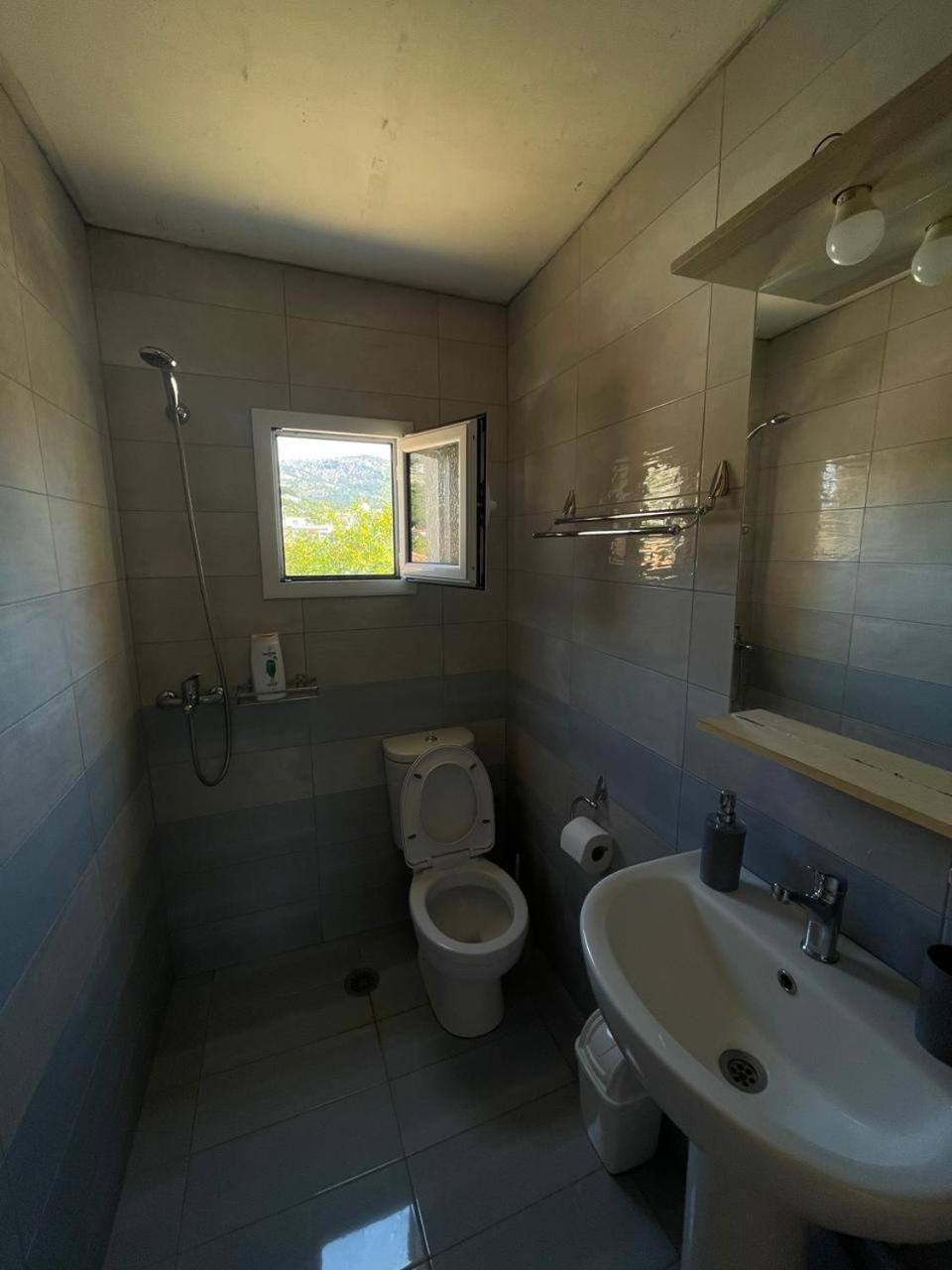 Gezos Apartment Himare Exterior photo