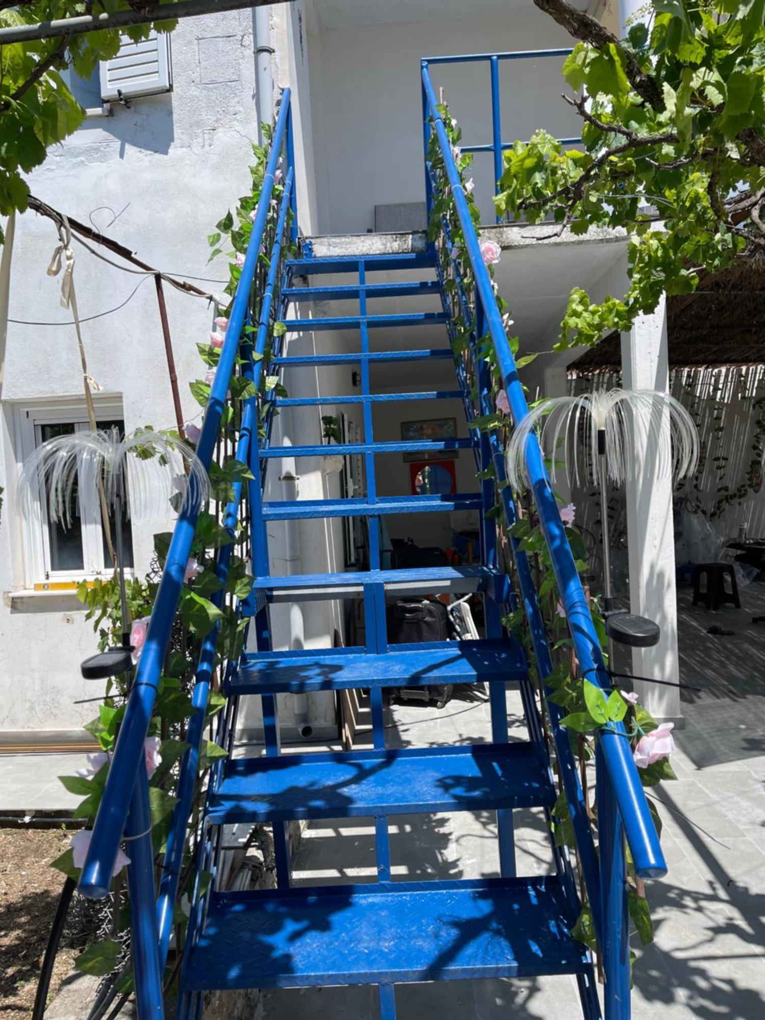 Gezos Apartment Himare Exterior photo
